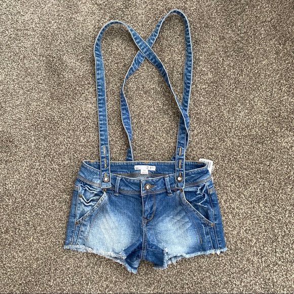 jean shorts with suspenders